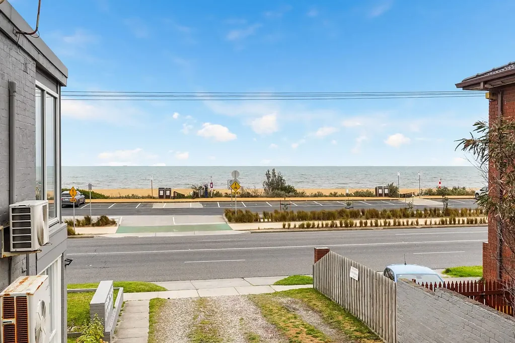 THE BRIEF: Tranquil Living in Mordialloc - fully renovated