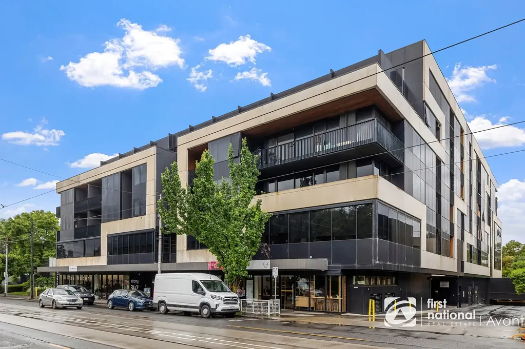 UNFURNISHED! MODERN 2 BEDROOM APARTMENT LIVING!