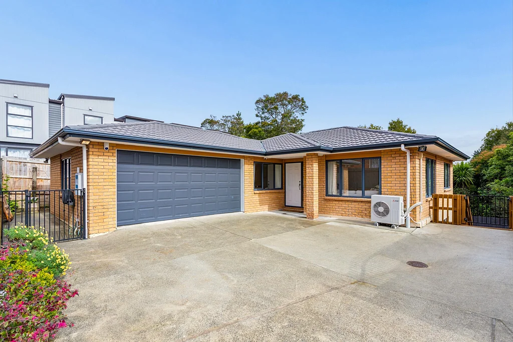 Henderson 4 Bedroom Outstanding Newly Renovated Family Home