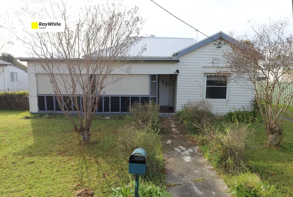 100 Russell Street, Tumut, NSW 2720