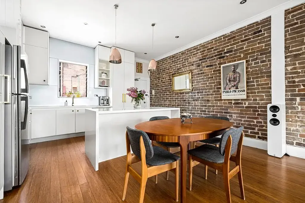 New York Style Art Deco Apartment in the Heart of Randwick!