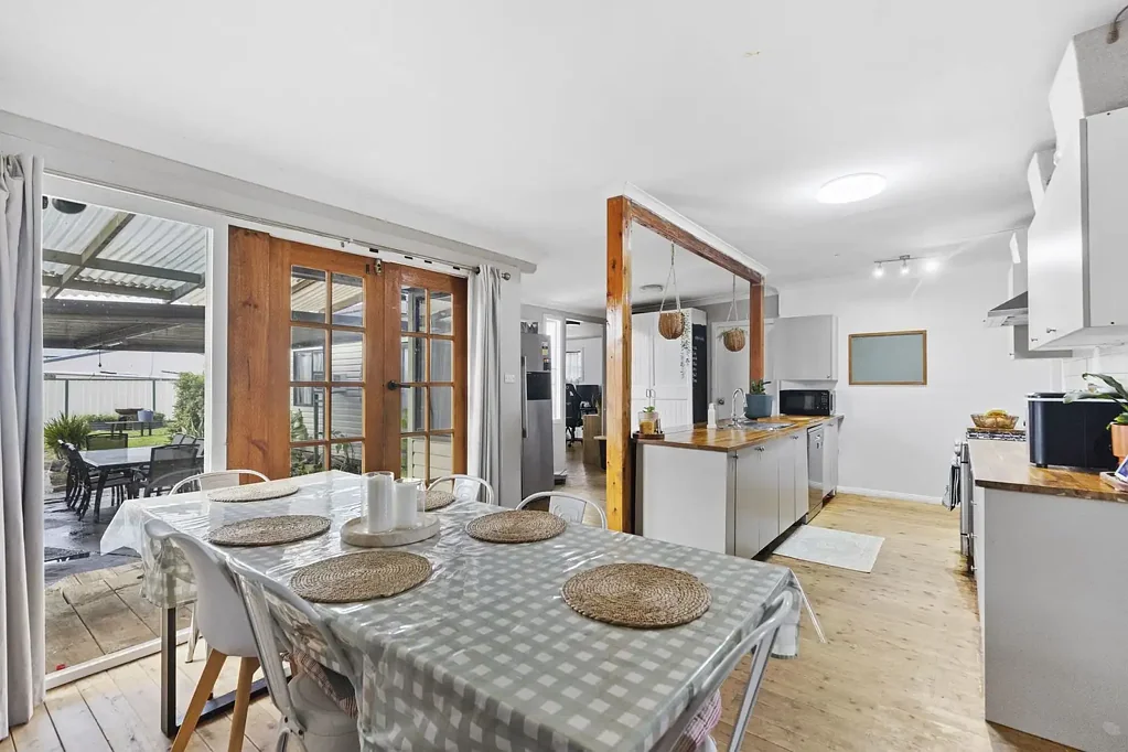 11 Clucas Avenue, Gorokan, NSW 2263