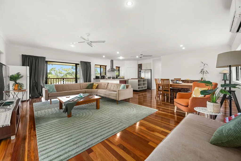 Mango Hill 8 Bedroom Massive Dual Living Residence in the Heart of Mango Hill