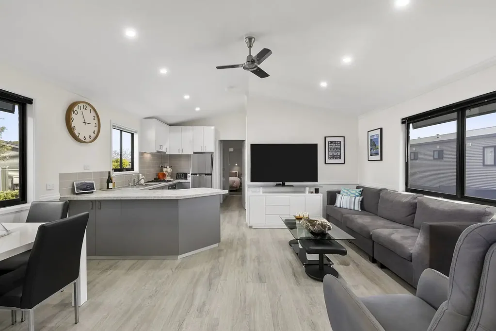Swan Bay 3房  Modern Comfort and Outdoor Entertaining Appeal