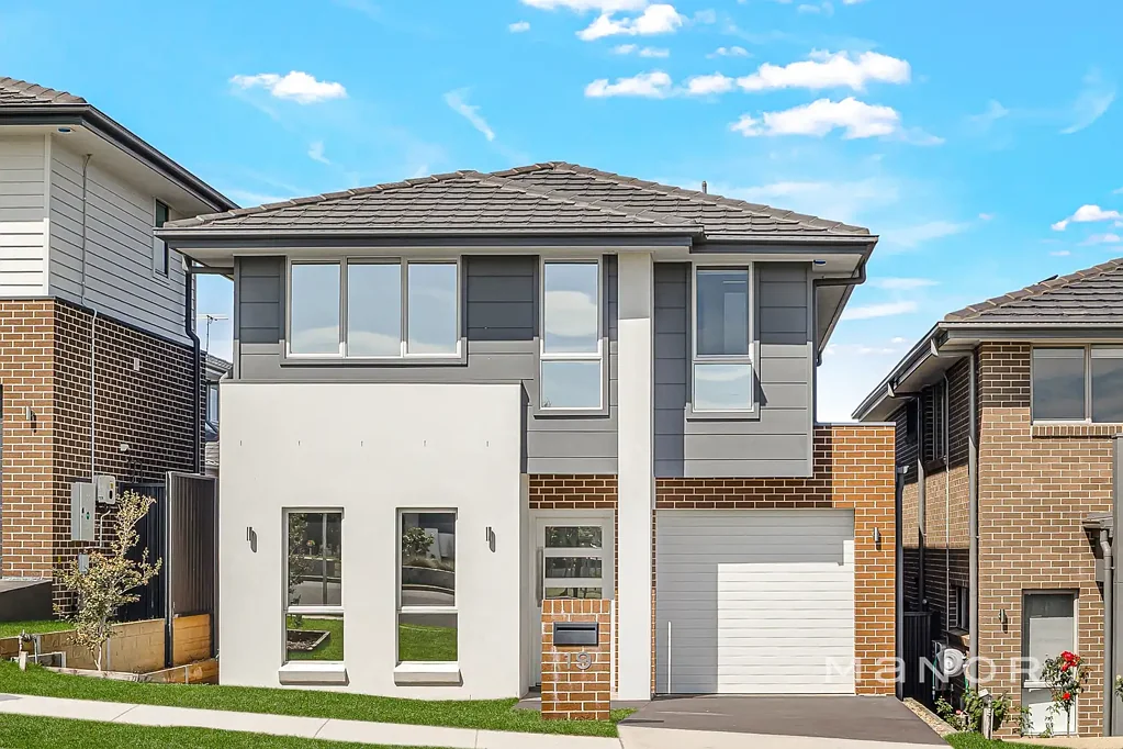 19 Woodgate Parkway, Box Hill, NSW 2765