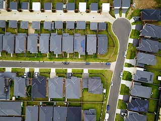 激战！澳洲拍卖爆火，华人高价夺房！悉尼华人区地价飙升，专家：市场或已触底！