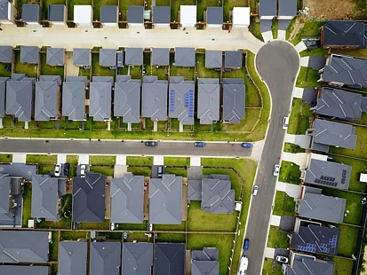 激战！澳洲拍卖爆火，华人高价夺房！悉尼华人区地价飙升，专家：市场或已触底！