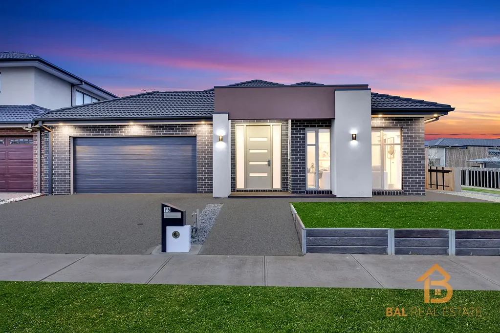 Truganina 4 Bedroom Designer Metricon Home Surrounded by Westbrook's Finest Amenities