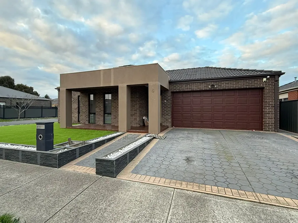 Family Home on a Large 526m2