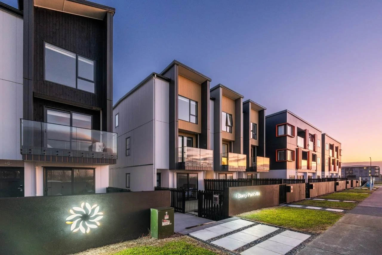 Flat Bush 3房  Parkside Living in an Exceptional Location