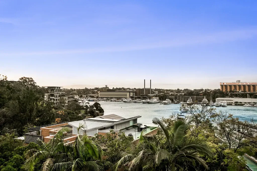 Glebe 2房 阳光普照的港湾，坐拥海湾全景 A sunlit sanctuary with panoramic bay views