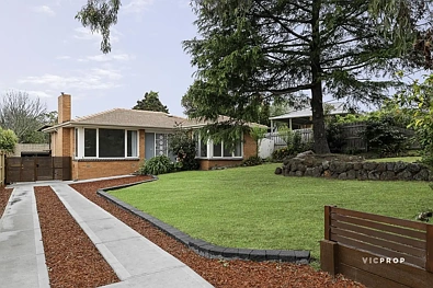 Rosanna 3कमरा Spacious Family Living in a Sought-After Rosanna Location