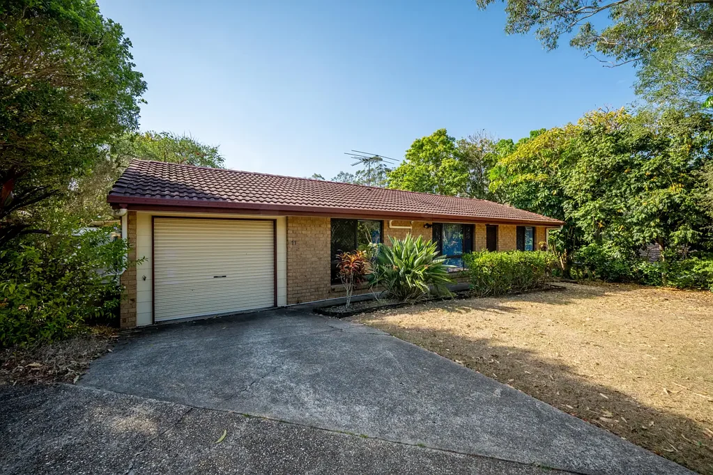 Low Maintenance & Stylish Family Home!