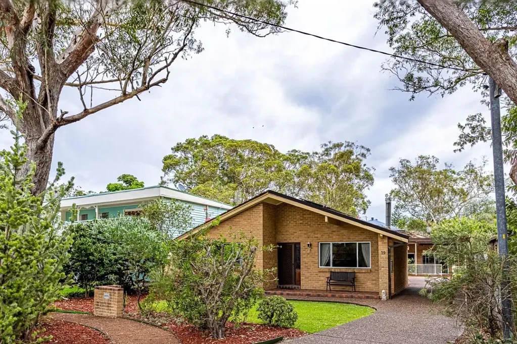 19 Margaret Street, Hawks Nest, NSW 2324