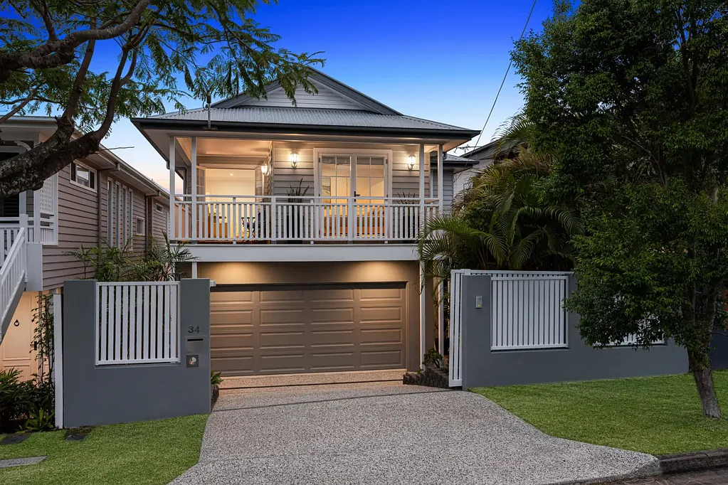 Manly 4ਬੈੱਡਰੂਮ Stunning family home on the crest of Manly hill