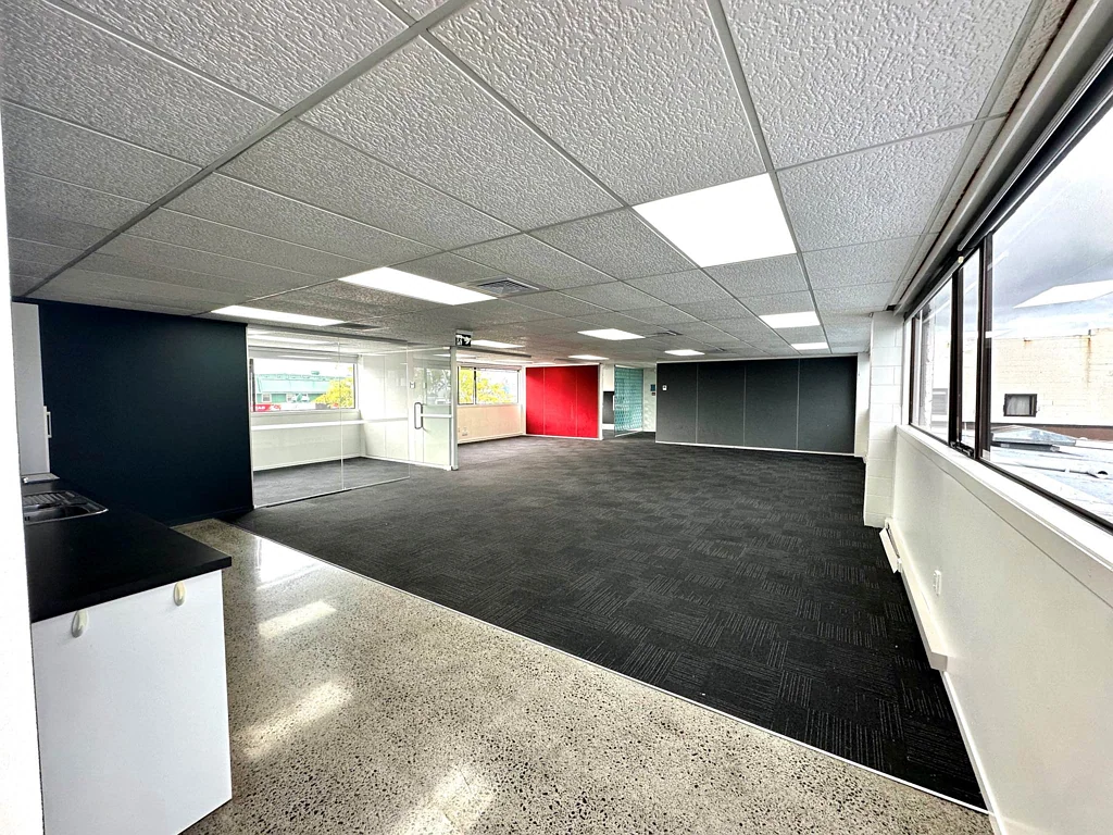 Birkenhead  BIRKENHEAD BEAUTY - PRIME, BRIGHT OFFICE