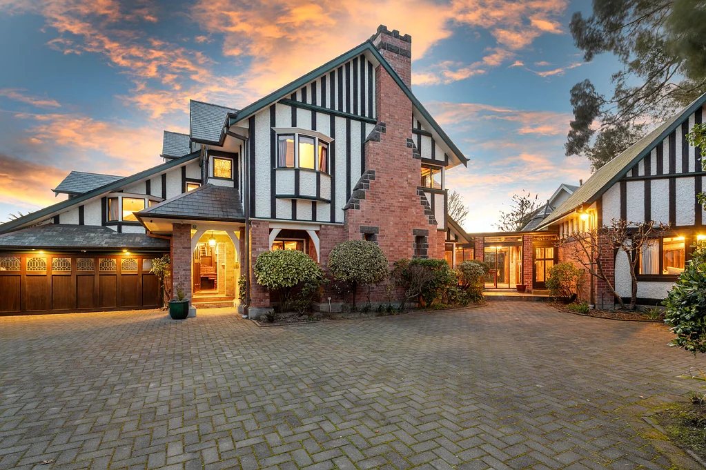 Merivale 6 Bedroom A Legacy Ready for Its Next Chapter