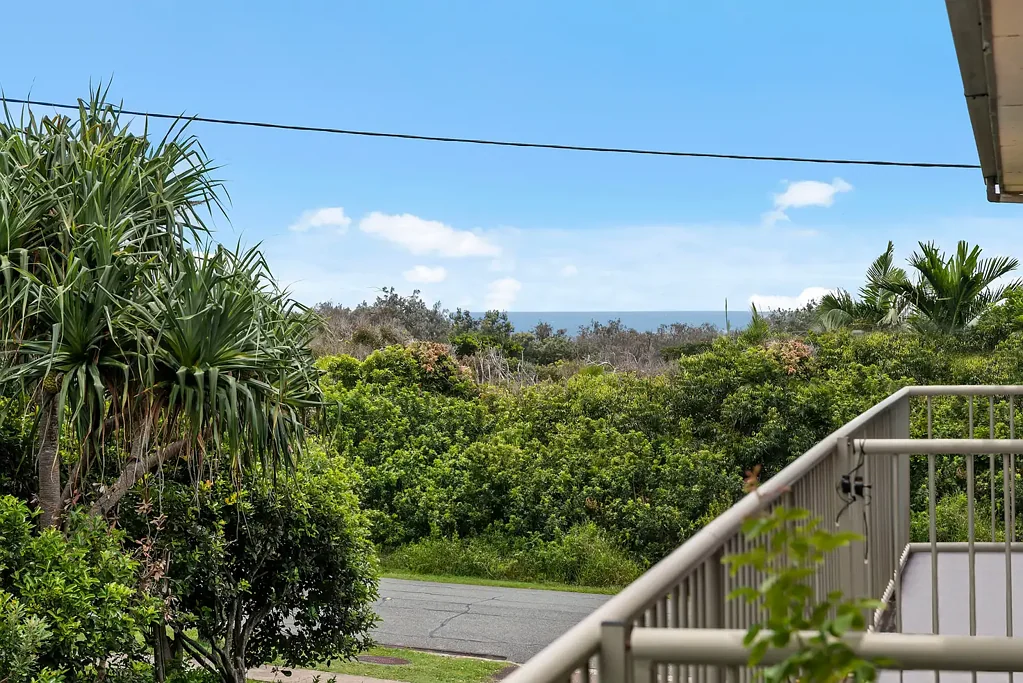 Prime beachfront location with air conditioning