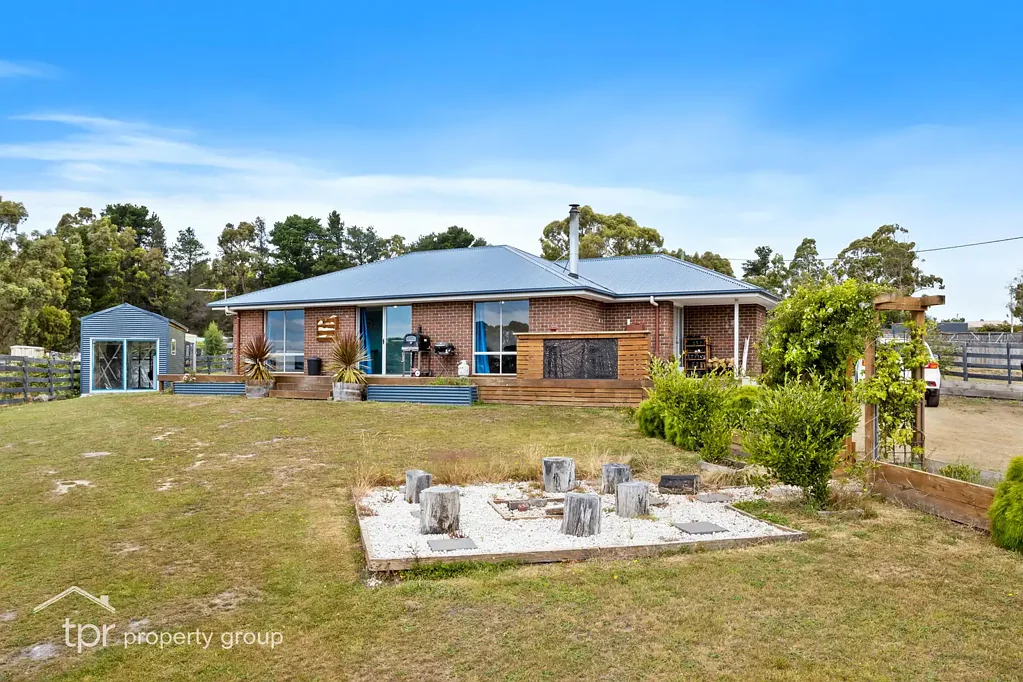 Dover 3 Bedroom Thinking Of Moving To Tasmania?