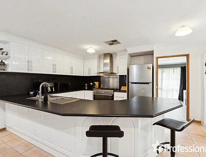 9 Cobb Junction, Sydenham, VIC 3037, 3房, 2浴, House
