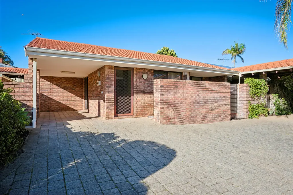 Immaculate, Partly Furnished Villa in a Premium Mt Pleasant Location