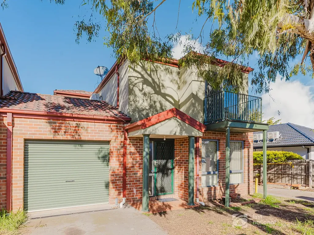 2/21 MCKENZIE STREET, Melton, VIC 3337