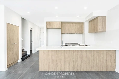 સરનામું રાખવામાં આવ્યું, Oran Park, NSW 2570, 3 રૂમ, 2 બાથરૂમ, House