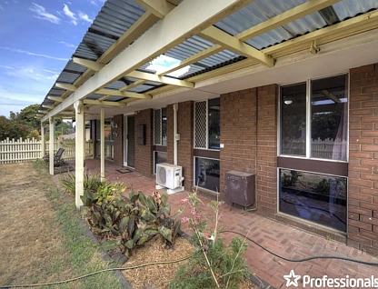 2 Allamanda Way, Forrestfield, WA 6058, 3房, 1浴, House