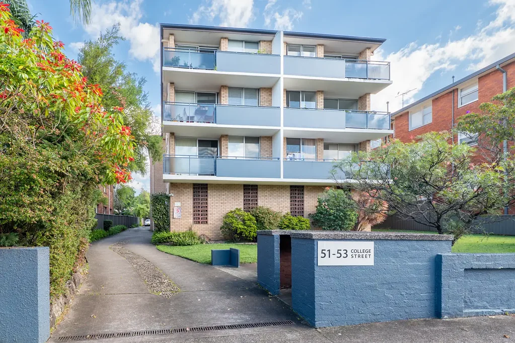 Deposit Paid !!! - Stylish 2-Bedroom Apartment in Prime Drummoyne Location