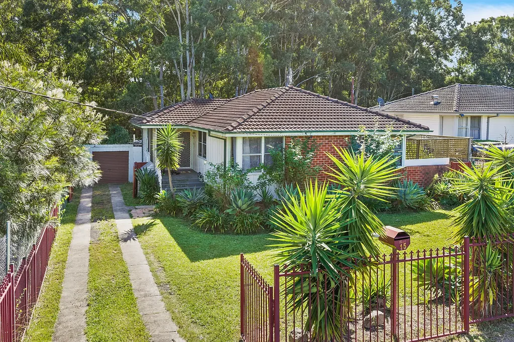 15 Queenborough Street, Nowra, NSW 2541