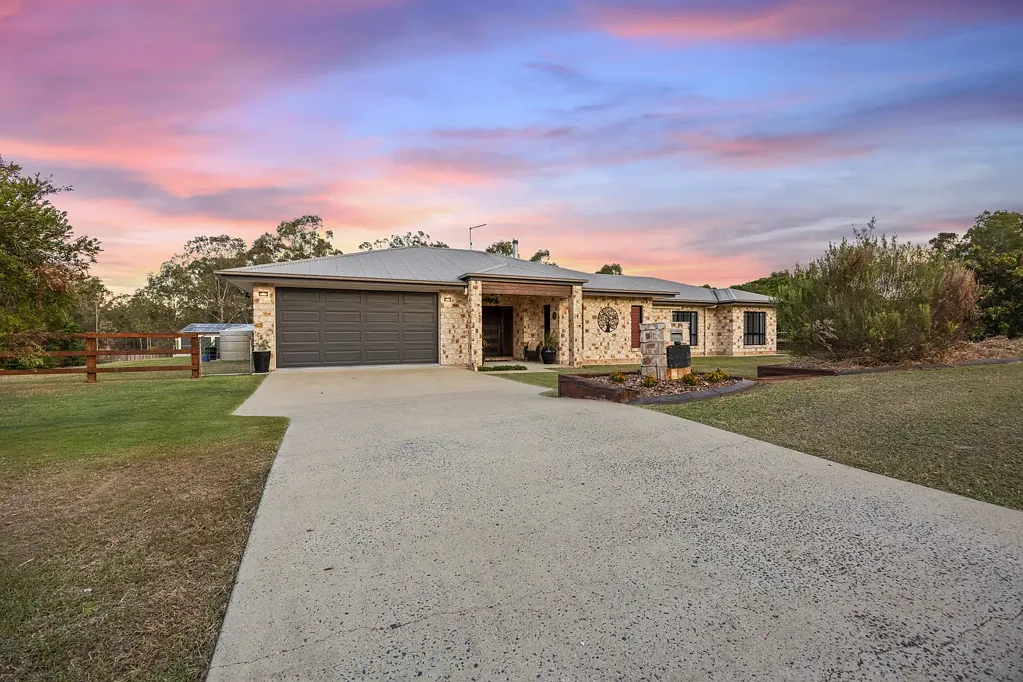 Calliope 4 Bedroom Acreage Luxury Meets Ultimate Entertaining