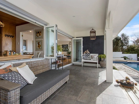 Aongatete 4房  Stunning Home with Grazing and Privacy