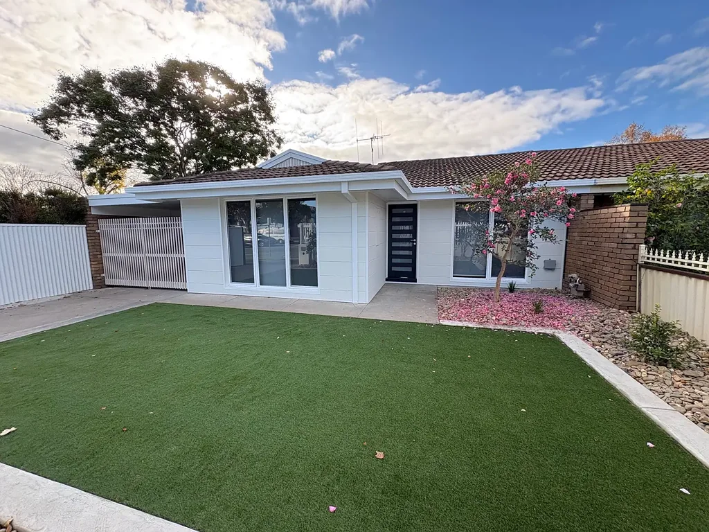 Stylish, Fully Renovated & Unbeatable Central Location