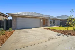 15 Maher Circuit, Griffith