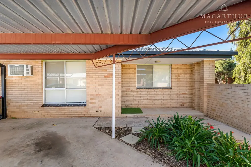 Modern Low-Maintenance House