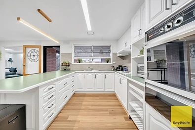 厨房 - 48 Baggott Drive, Hoppers Crossing, VIC 3029