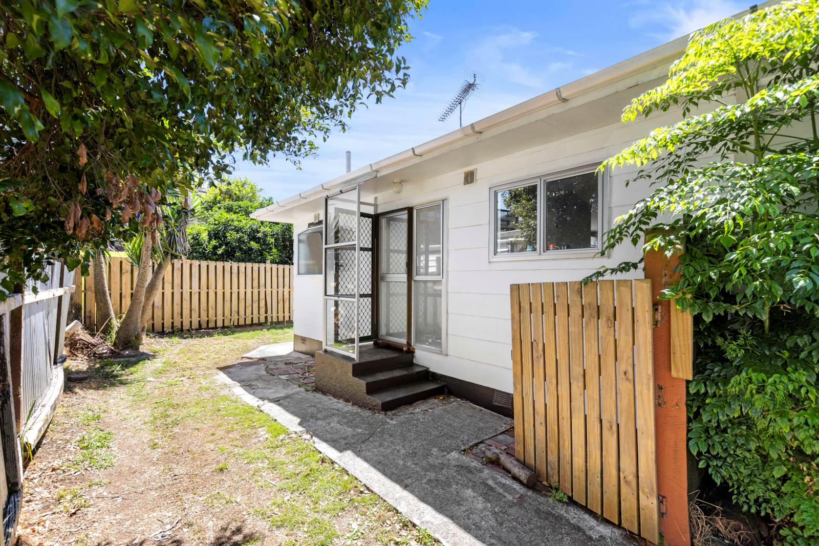 2/9 Slim Place, Clendon Park, Auckland - Manukau, 2 Kuwarto, 1 Banyo, House