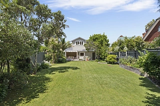 142 Queen Street, Northcote Point, North Shore City