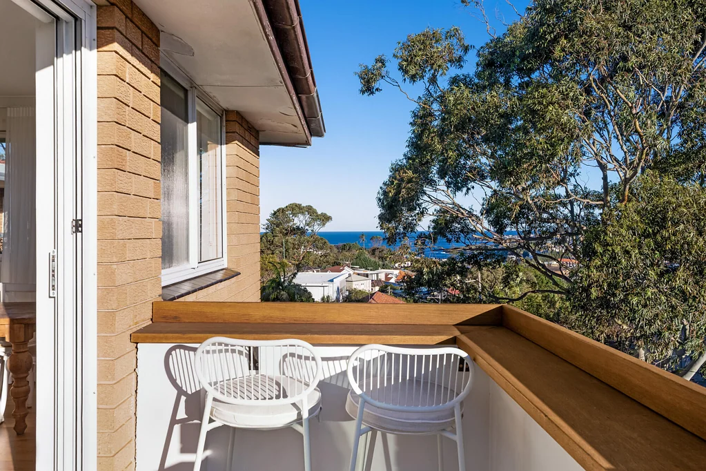 Coogee 3कमरा Renovated Semi-Sized Apartment with Sweeping Ocean & Coastal Views, 100m to Clovelly Village
