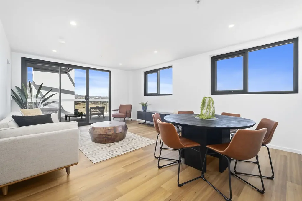 Gungahlin 2Kwarto One of Gungahlin�s Finest Views - Near New Oversized 2 Bedroom Ensuite Apartment