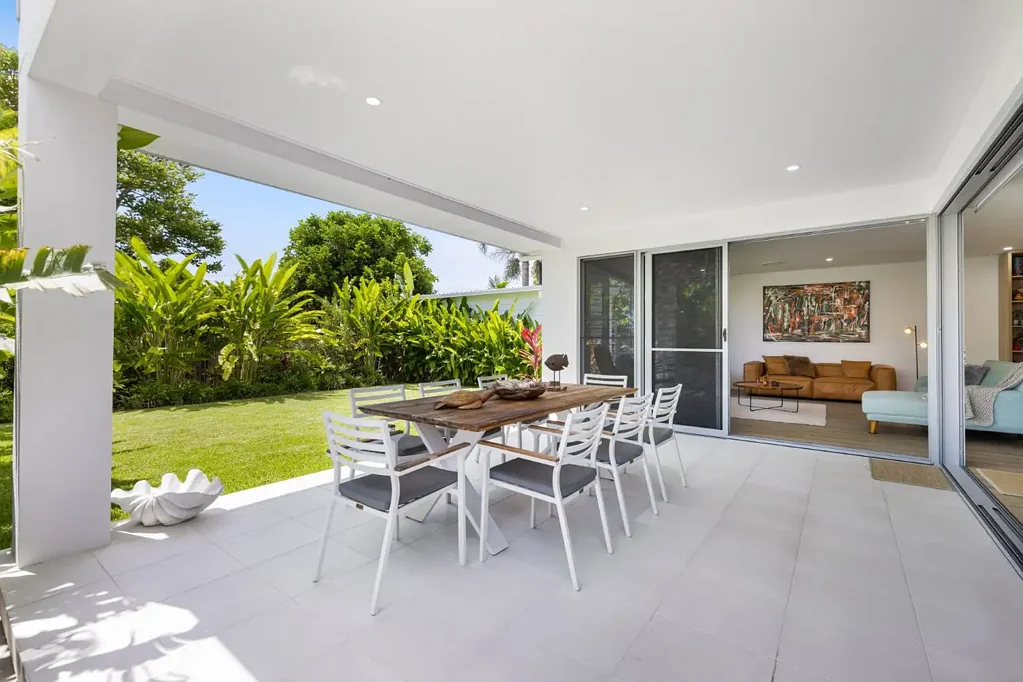 Golden Beach 5ห้องนอน GENEROUSLY SIZED HOME SEEKS BIG FAMILY…!