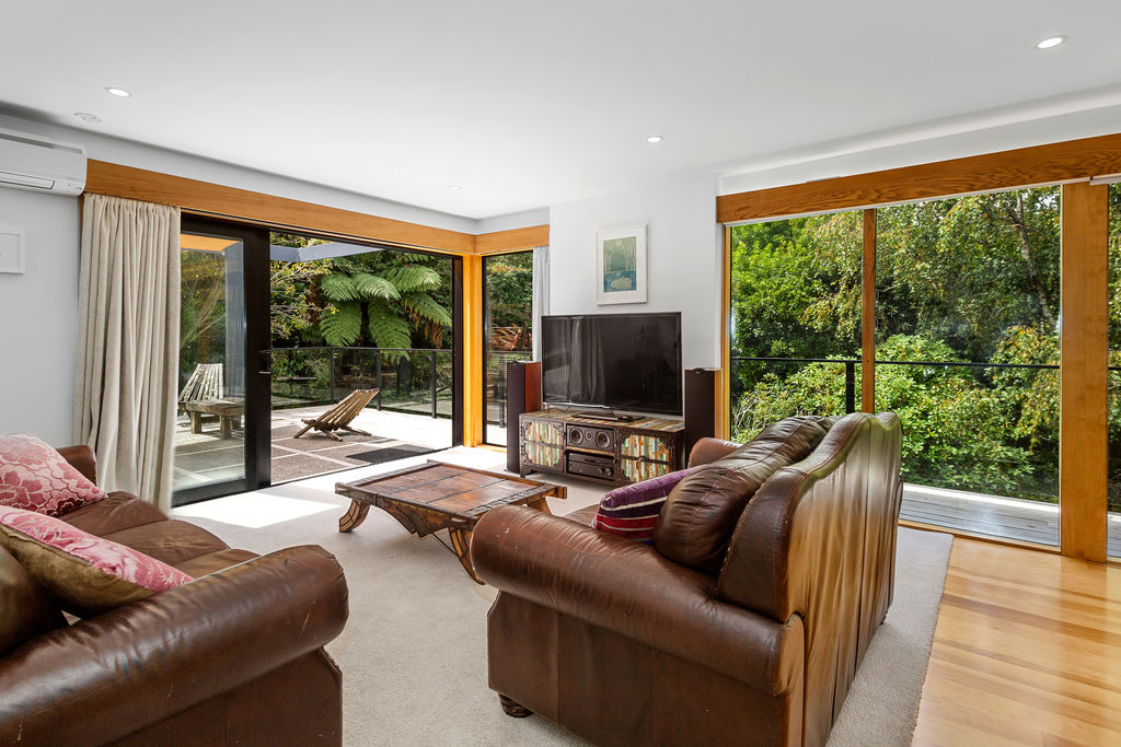 10 Catherine Grove, Tirohanga, Lower Hutt, 5 침실, 2 욕실