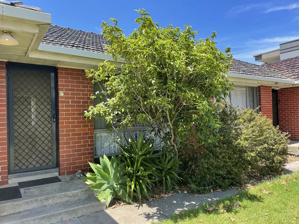 One bedroom unit in prime with water bills Included