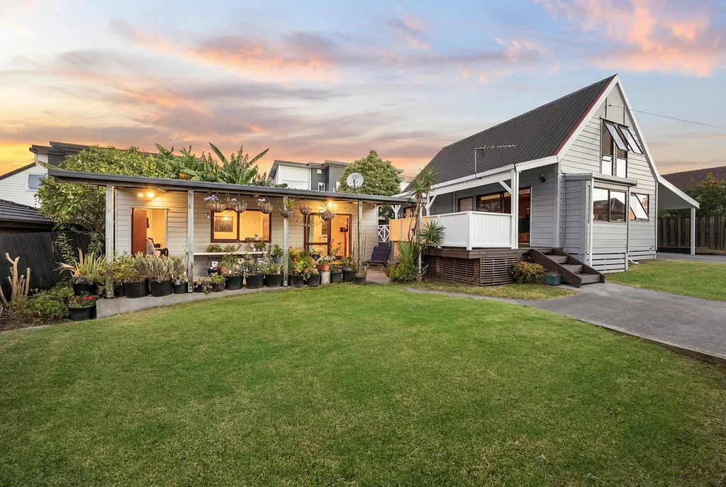 4037A Great North Road, Glen Eden, Waitakere City, Auckland