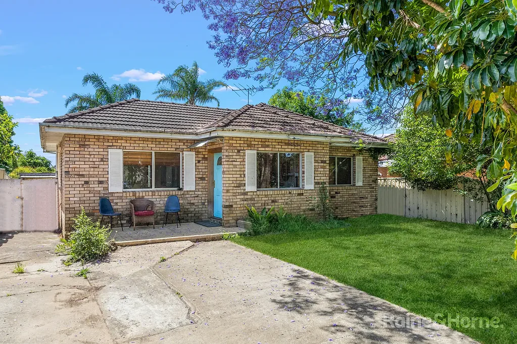 Cozy Family Home in a Convenient Ingleburn Location!