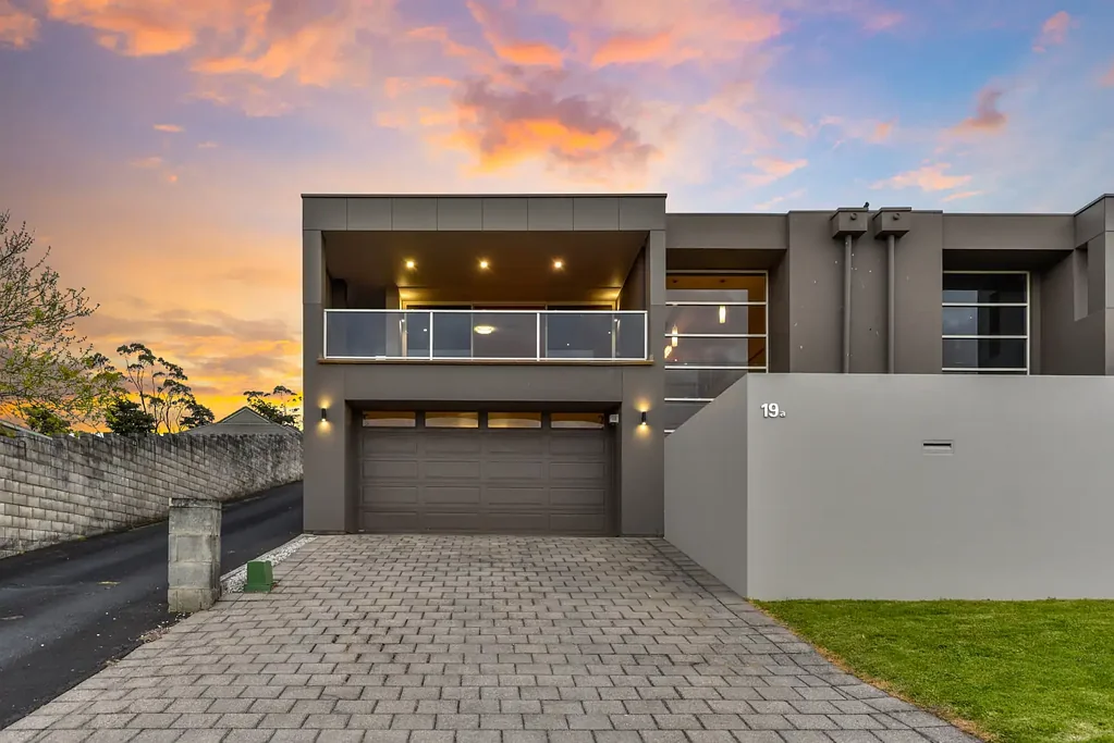 Mount Gambier 3房  LUXURY LIVING WITH UNSURPASSED VIEWS