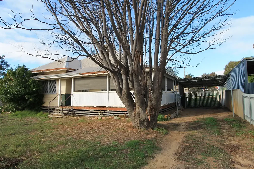 81 Endersbee St, Merredin, WA 6415