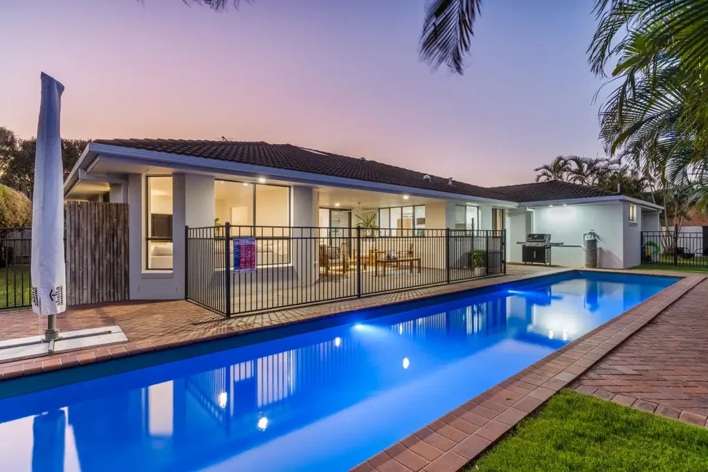 Lennox Head 5Kwarto Rare single-level residence in a premier coastal location