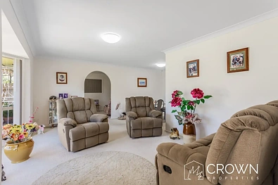43 NOTTINGHAM ST, KIPPA-RING QLD 4021, 3 Kuwarto, 2 Banyo, House