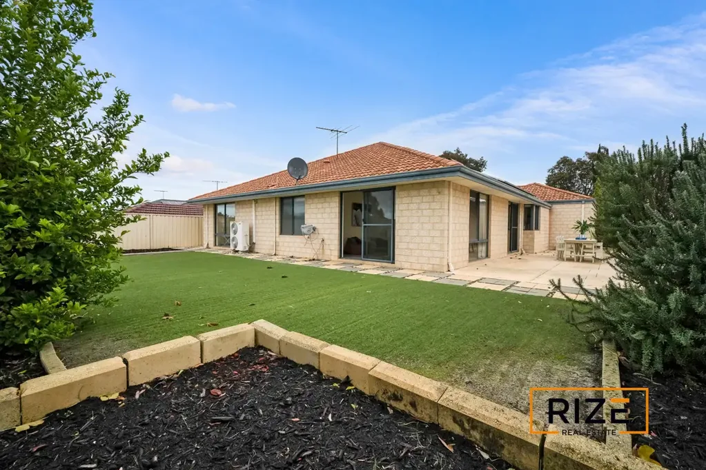 Banksia Grove 4 Slaapkamer Family Living at Its Finest with Space, Style & Year-Round Comfort